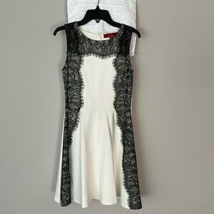 Saks Fifth Avenue Red Label 
Small 30 in
Doesn’t fit
Smoke free, pet free house